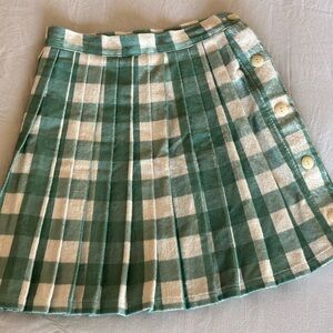 Checkered pleated skirt